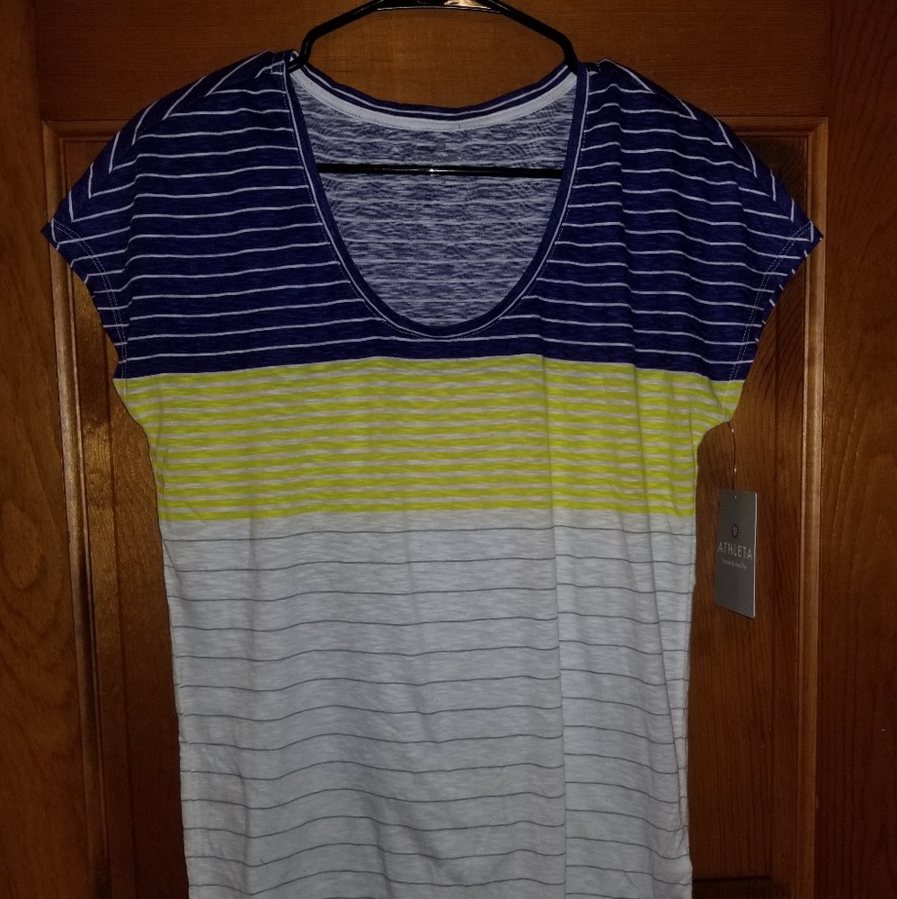 NWT ATHLETA WOMEN'S SIZE SMALL TSHIRT